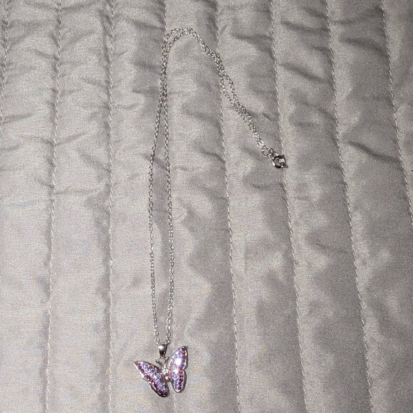 $1 with Bundle ~ Sparkly Butterfly Pendant Necklace 5276 - Picture 2 of 3